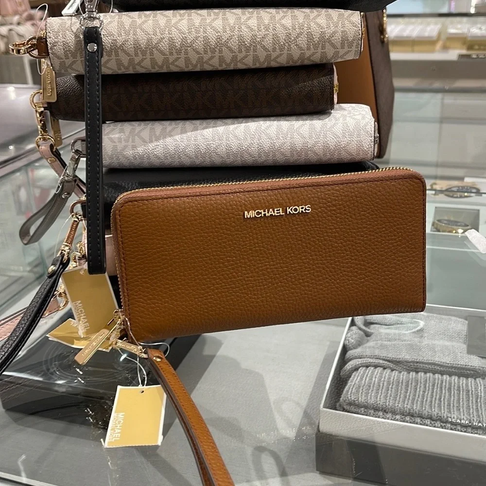 MICHAEL KORS LARGE TRAVEL CONTINENTAL WRISTLET WALLET PHONEHOLDER LUGGAGE